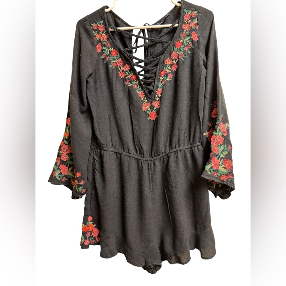 American Eagle Black Boho Romper Small Embroidered Floral Bell Sleeve
